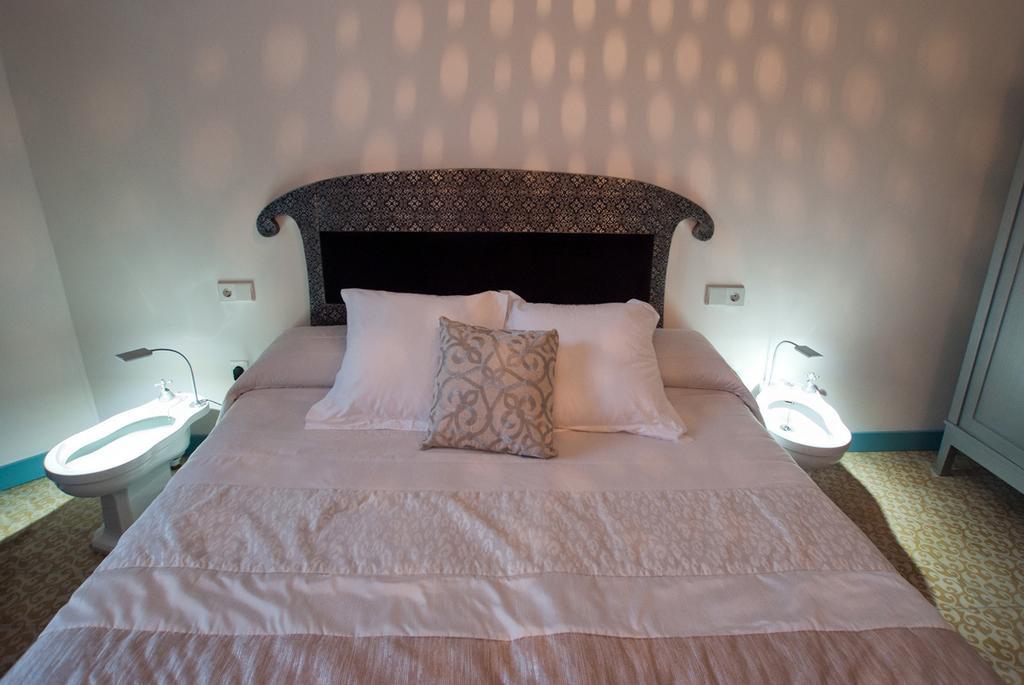 Hotel Hostal Chic Сан-Фаліу-да-Ґішулс Номер фото