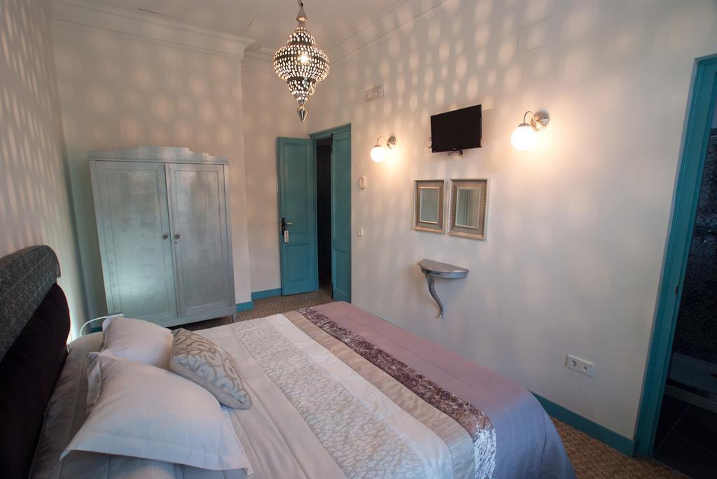 Hotel Hostal Chic Сан-Фаліу-да-Ґішулс Номер фото