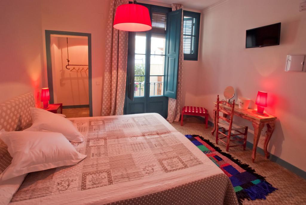 Hotel Hostal Chic Сан-Фаліу-да-Ґішулс Номер фото