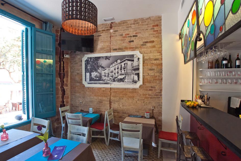 Hotel Hostal Chic Сан-Фаліу-да-Ґішулс Екстер'єр фото